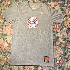 RARE YANKEES NIKE T SHIRT